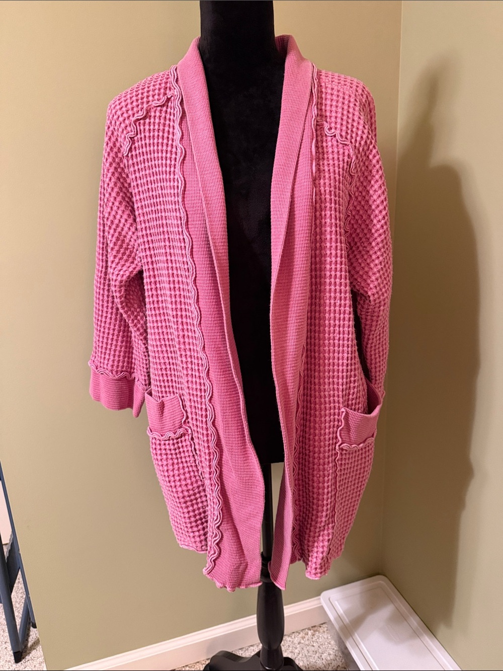 Women's Pink Waffle-Knit Open Cardigan with Scalloped Trim
